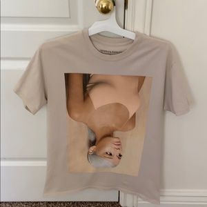 Ariana grande T-shirt